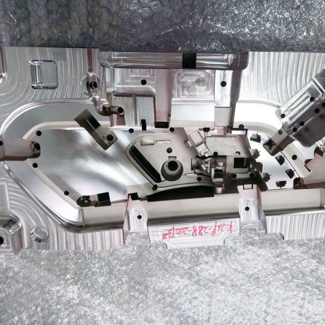 Tesla Auto Part Mould-Auto Plastic Molds & Parts-Shenzhen XLD Precision Mould Co., Ltd