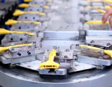 Precision Injection Molding vs Ordinary Injection Molding 2
